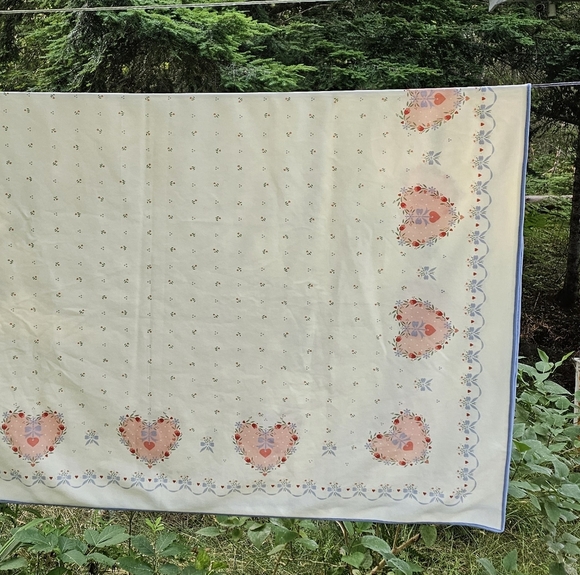 Vintage Cottage Country Floral Heart Patterned Cream Linen Tablecloth - Picture 2 of 5